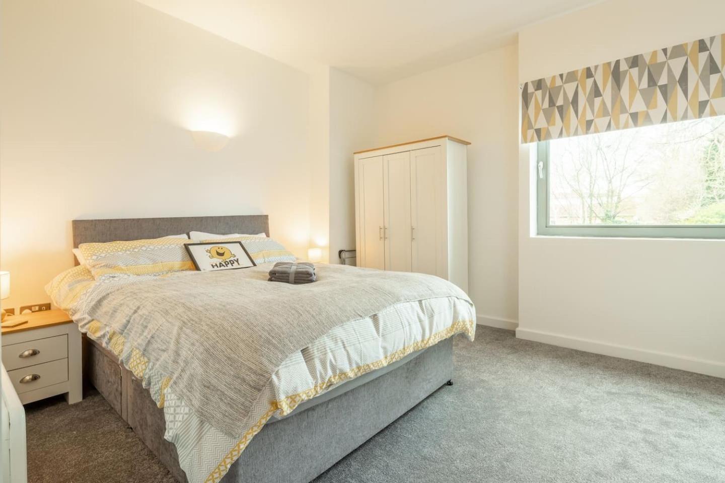 Central Bedford: Two Bedrooms, Breakfast Basket Kültér fotó