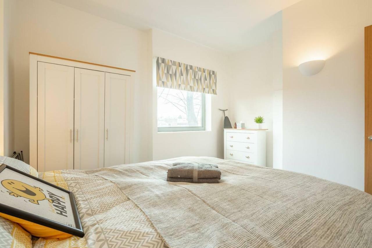 Central Bedford: Two Bedrooms, Breakfast Basket Kültér fotó